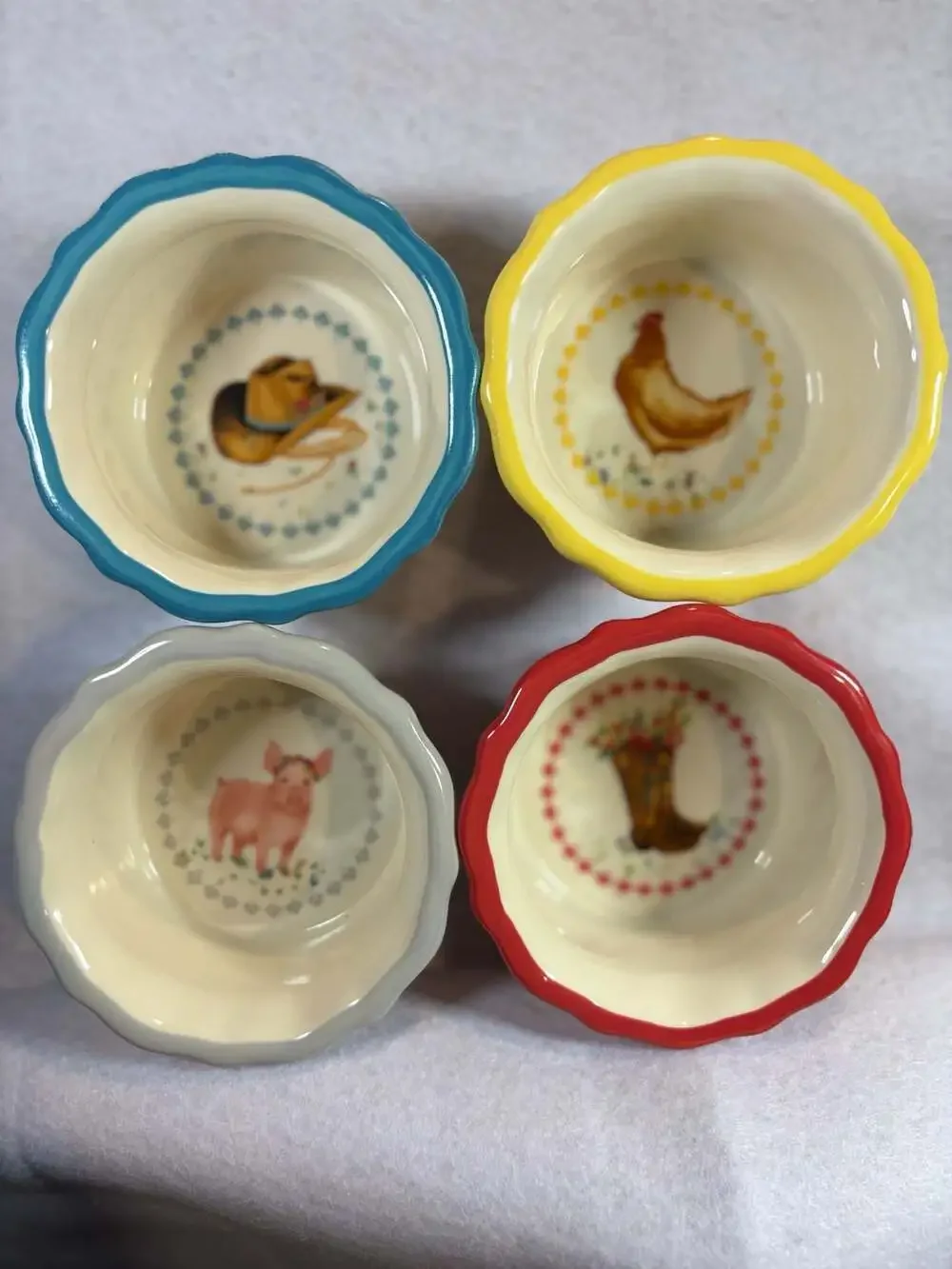 The Pioneer Woman Set of 4 Scalloped Stoneware Ramekins w/ Farm Animals